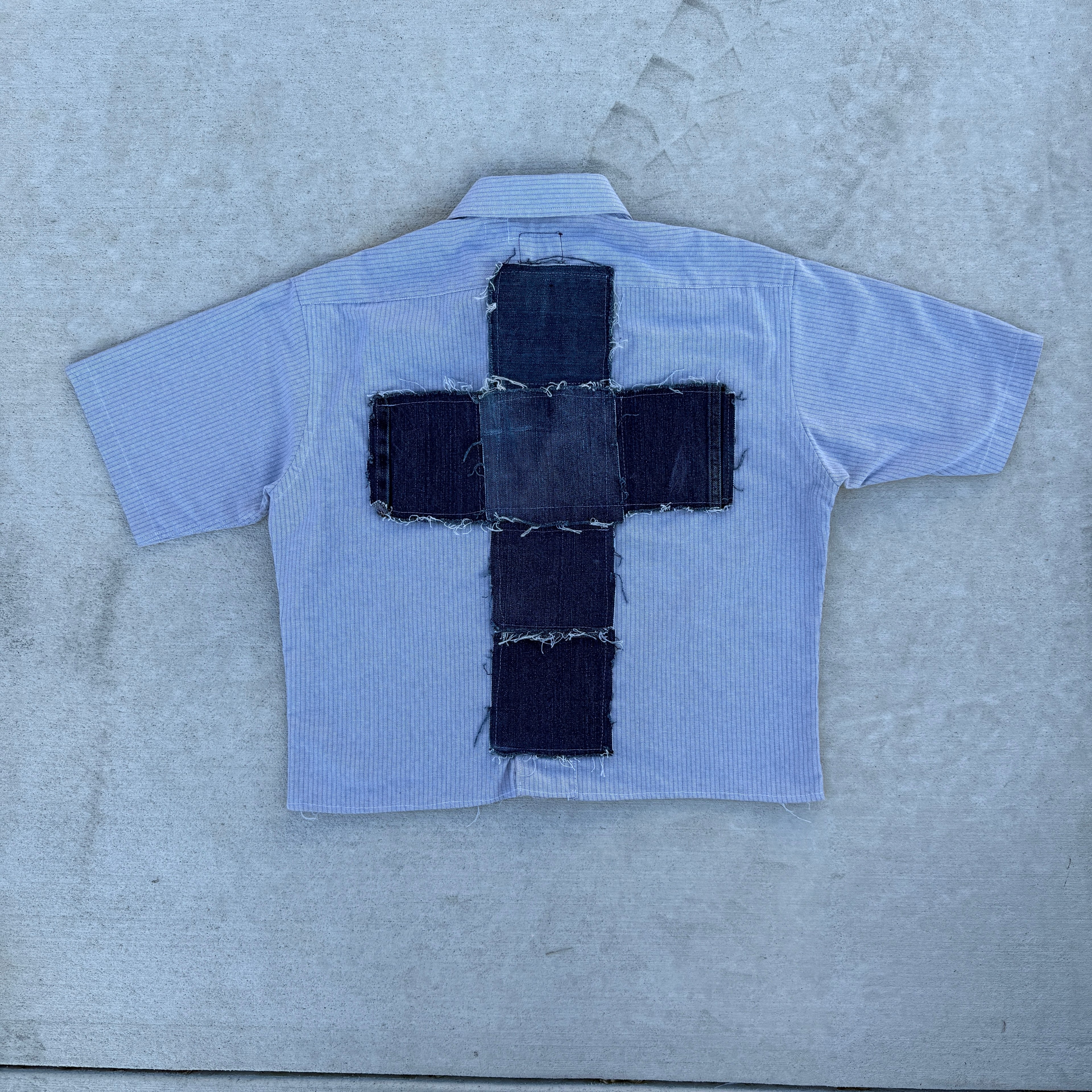 008 "Your Cross" Cropped Flannel Short Sleeve Strip Blue - L
