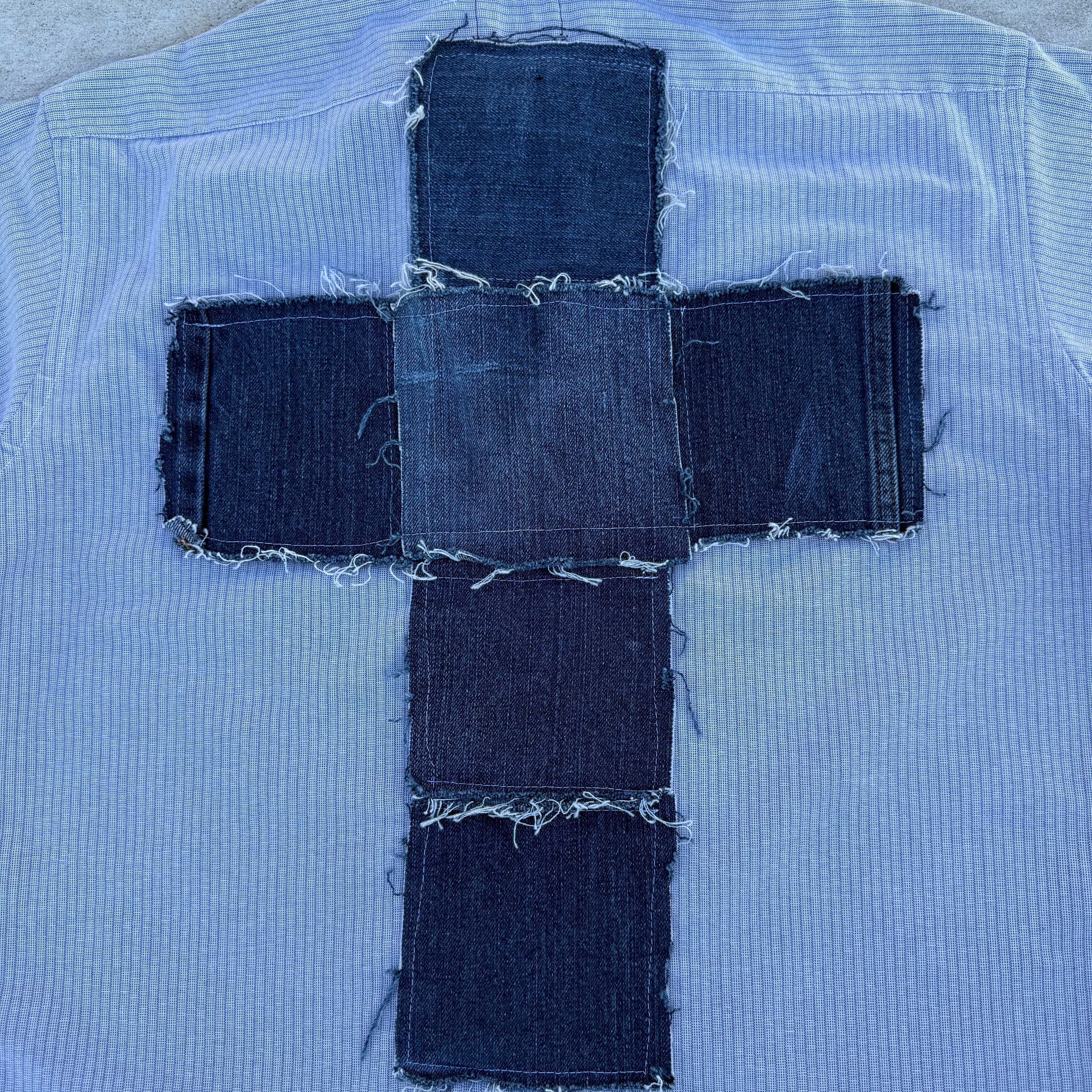 008 "Your Cross" Cropped Flannel Short Sleeve Strip Blue - L