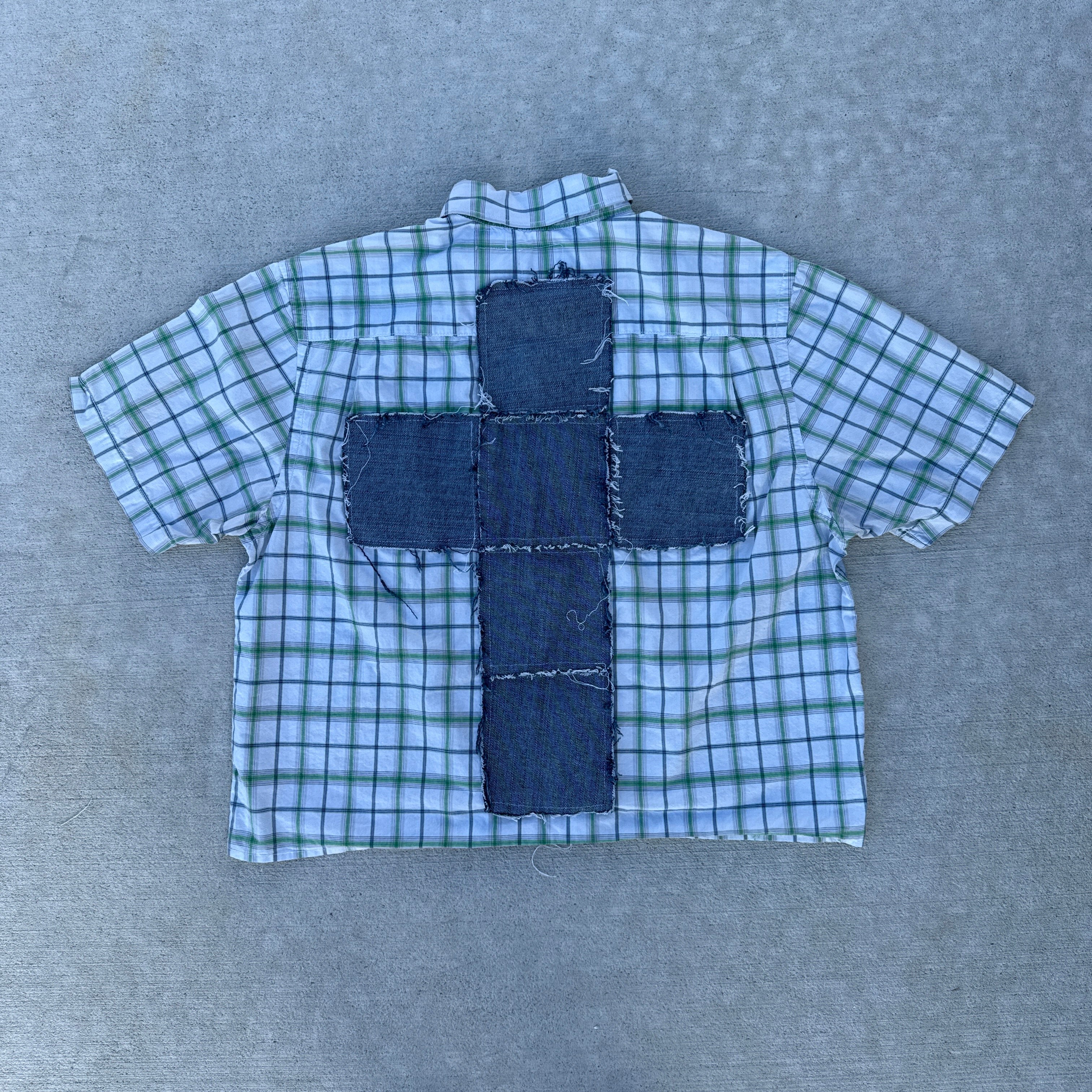 002 "Your Cross" Cropped Flannel Short Sleeve White Green Plaid - L