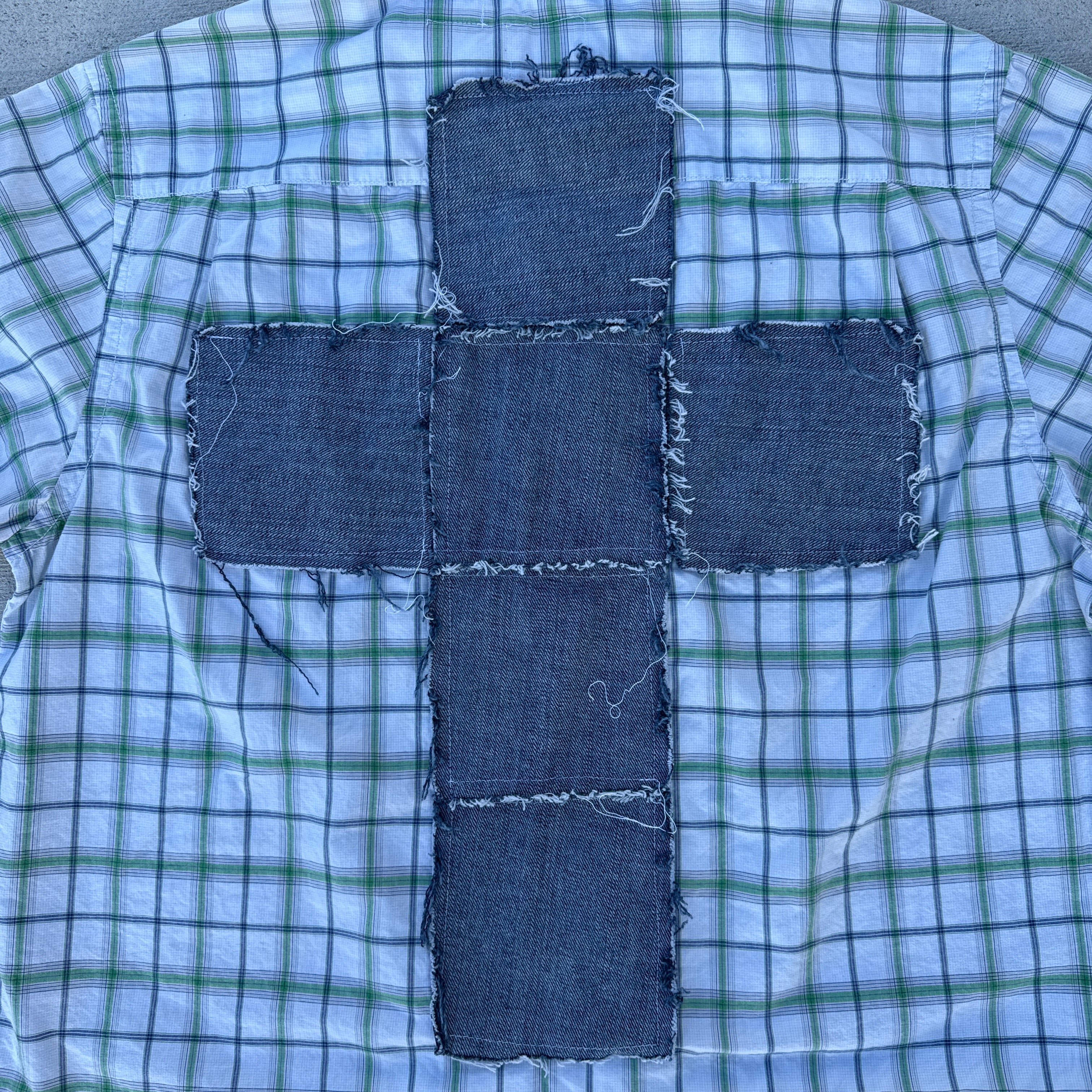 002 "Your Cross" Cropped Flannel Short Sleeve White Green Plaid - L